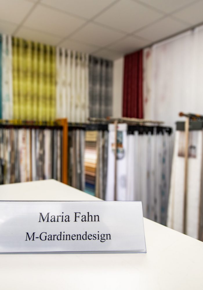 Beratungsraum von M-Gardindendesign mit Stoffmustern und Gardinenkollektionen