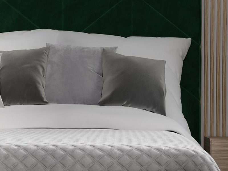 Maßgefertigte Kissenbezüge und gesteppte Tagesdecke als hochwertige Schlafzimmer-Textilien von M-Gardinendesign.