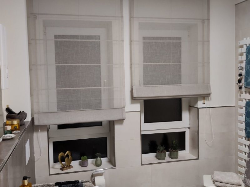 Fenster mit maßgeschneiderter Plisseeanlage von M-Gardindendesign in Paderborn.